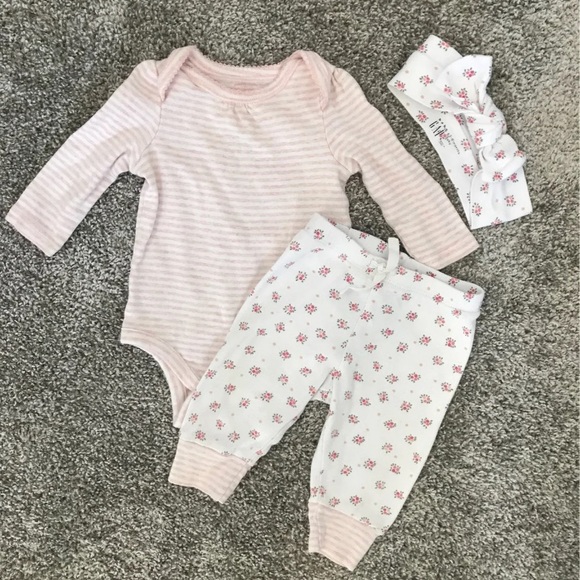 GAP Other - Gap baby girl outfit